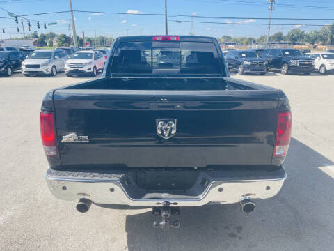 2016 RAM 1500 SLT