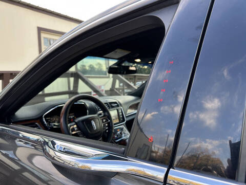 2017 Lincoln Continental Select