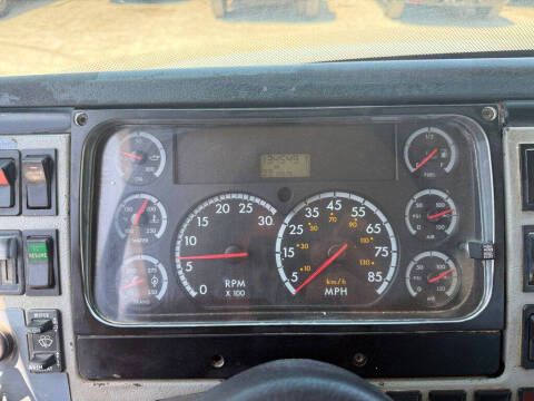 2002 Freightliner FL70
