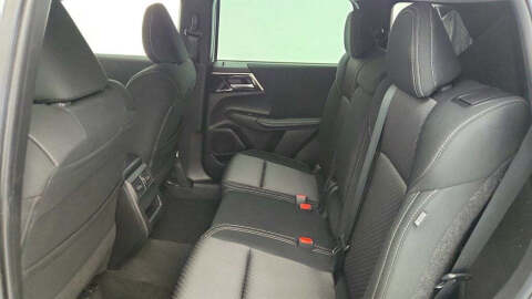 2023 Mitsubishi Outlander ES