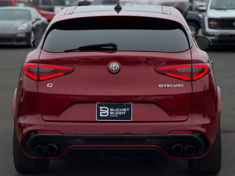 2018 Alfa Romeo Stelvio Quadrifoglio