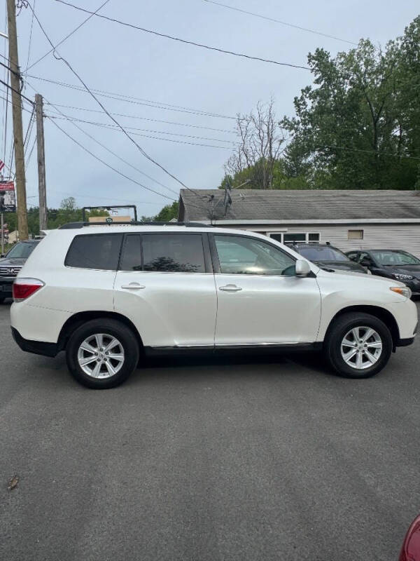 2013 Toyota Highlander SE