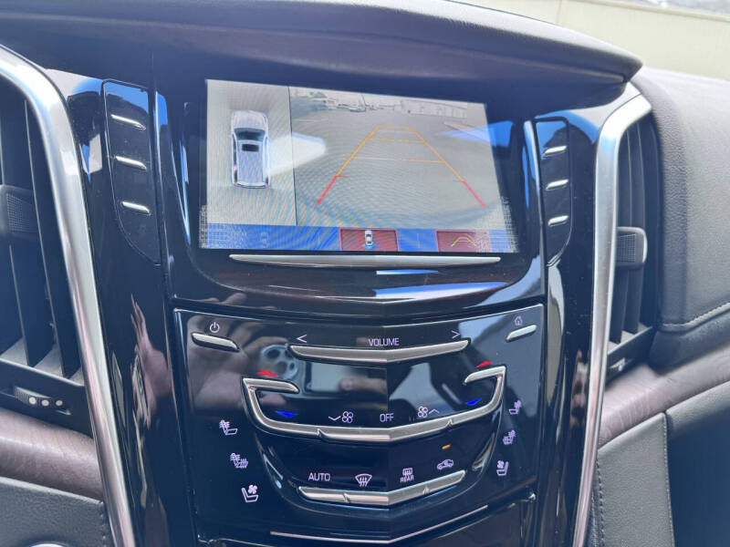 2018 Cadillac Escalade Luxury