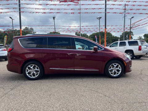 2020 Chrysler Pacifica Touring L Plus