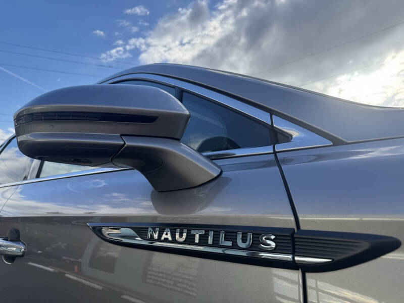 2019 Lincoln Nautilus Reserve