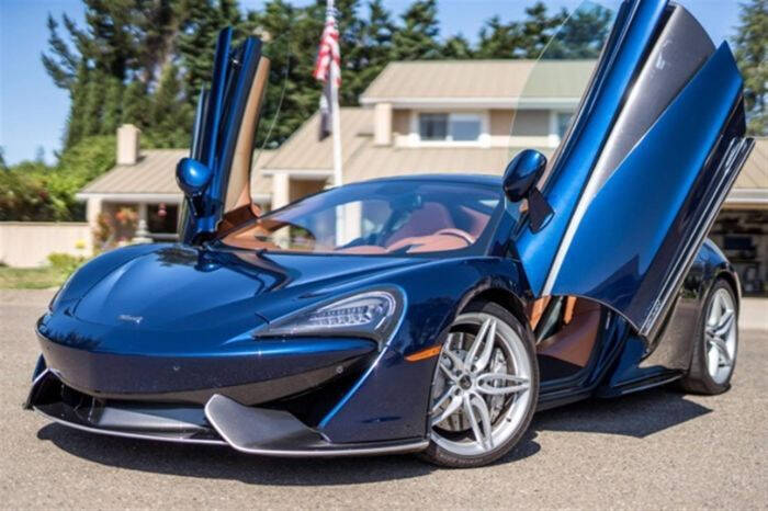 2017 McLaren 570GT