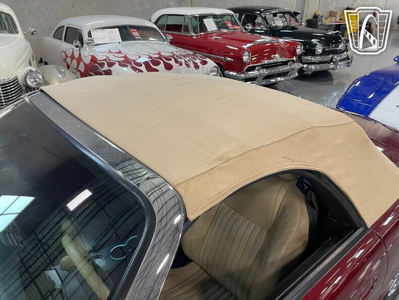 2004 Ford Thunderbird Deluxe