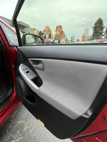 2013 Toyota Prius Three