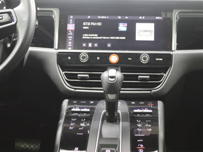 2022 Porsche Macan