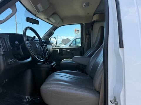 2023 GMC Savana 2500
