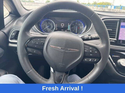 2024 Chrysler Pacifica Touring