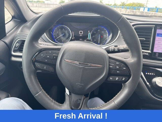 2024 Chrysler Pacifica Touring