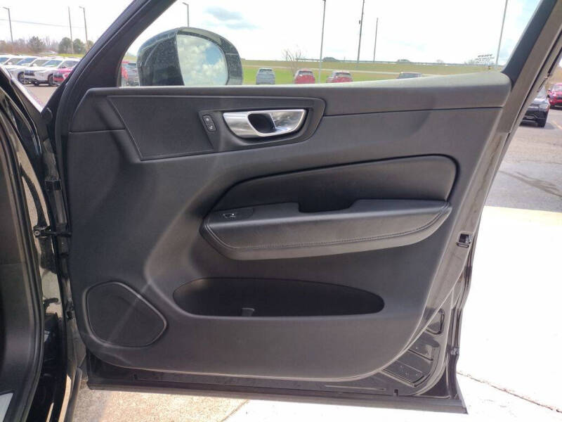 2023 Volvo XC60 B5 Core