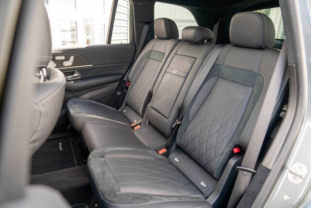 2021 Mercedes-Benz GLS 10