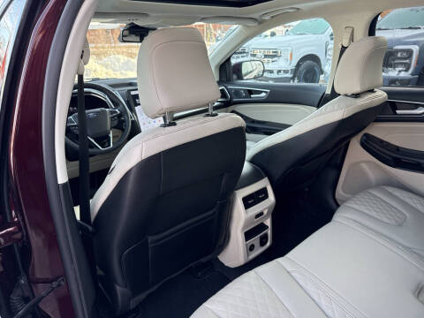 2024 Ford Edge Titanium