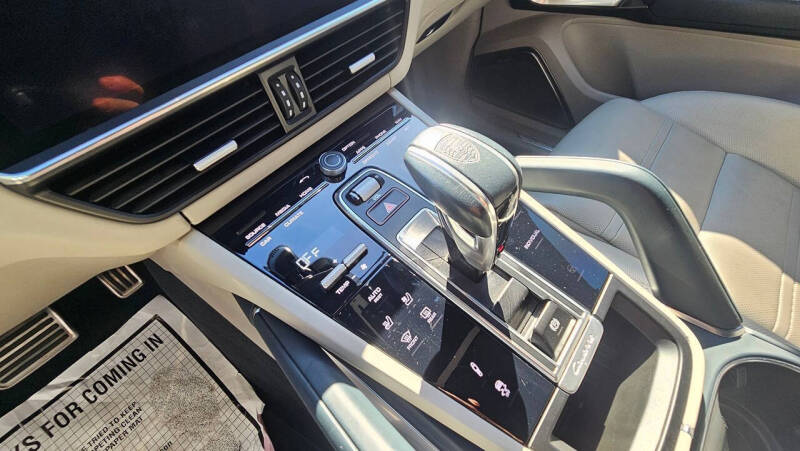 2022 Porsche Cayenne Turbo S E-Hybrid