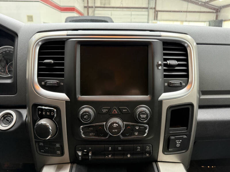 2016 RAM 1500 SLT