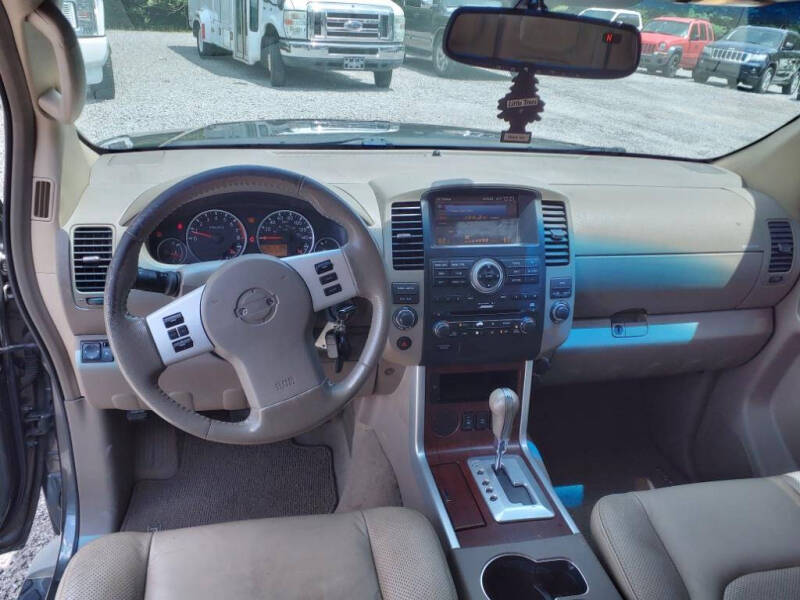 2008 Nissan Pathfinder LE