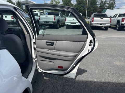 2004 Ford Taurus SE