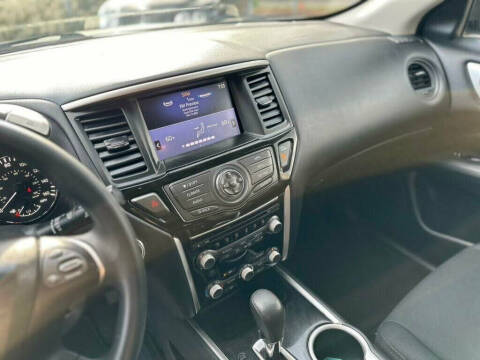 2020 Nissan Pathfinder S