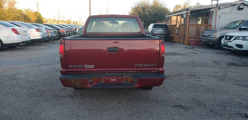 2000 Chevrolet S-10 LS