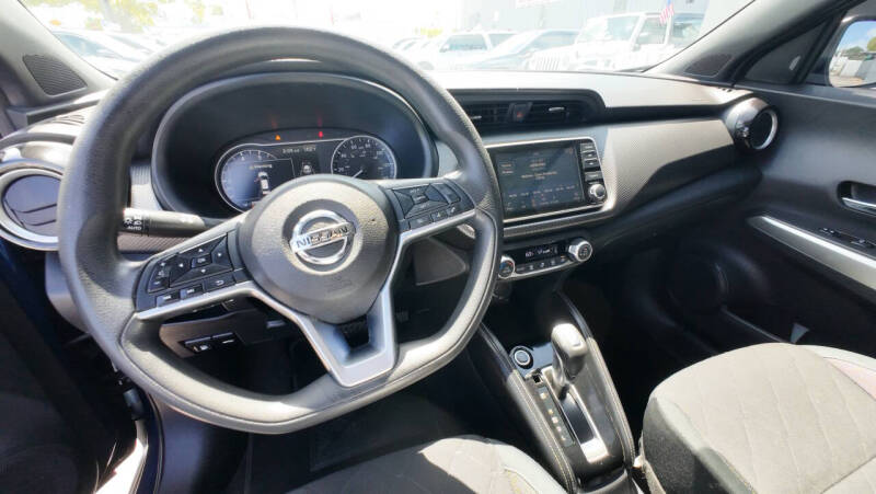 2020 Nissan Kicks SV