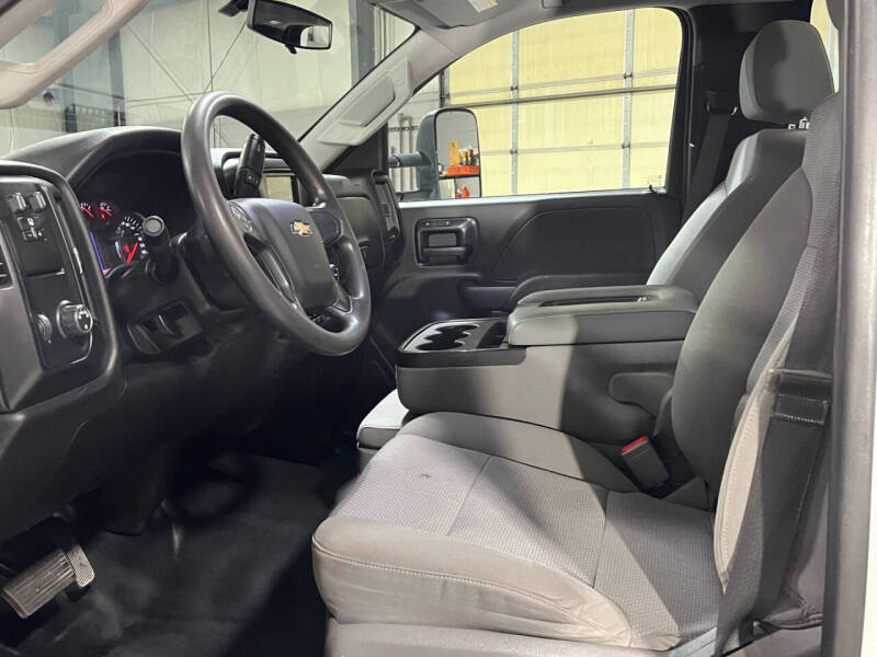 2022 Chevrolet Silverado 5500HD