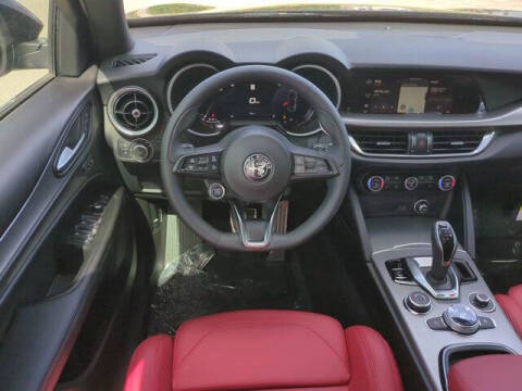 2025 Alfa Romeo Stelvio