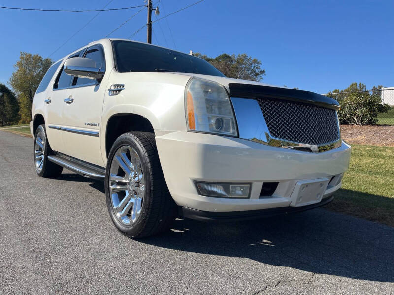 2007 Cadillac Escalade Base photo 4