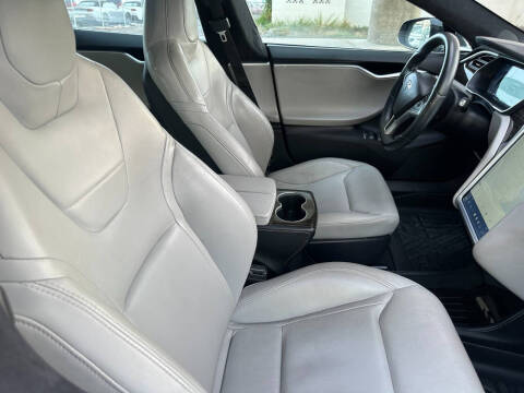 2015 Tesla Model S 70