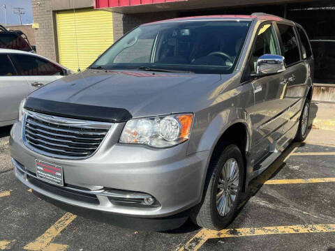 2016 Chrysler Town and Country Touring-L