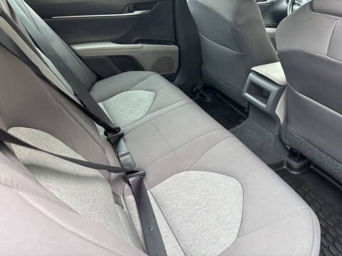 2020 Toyota Camry Hybrid LE