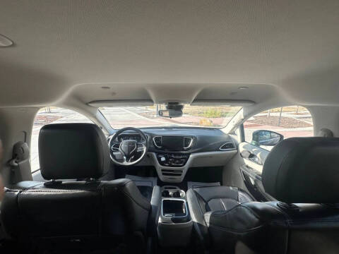 2023 Chrysler Pacifica Plug-In Hybrid Touring L