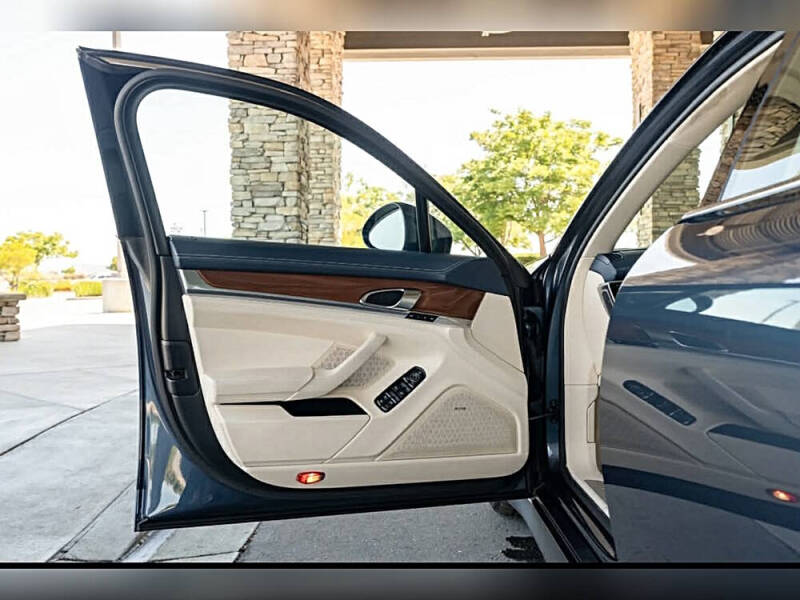 2011 Porsche Panamera