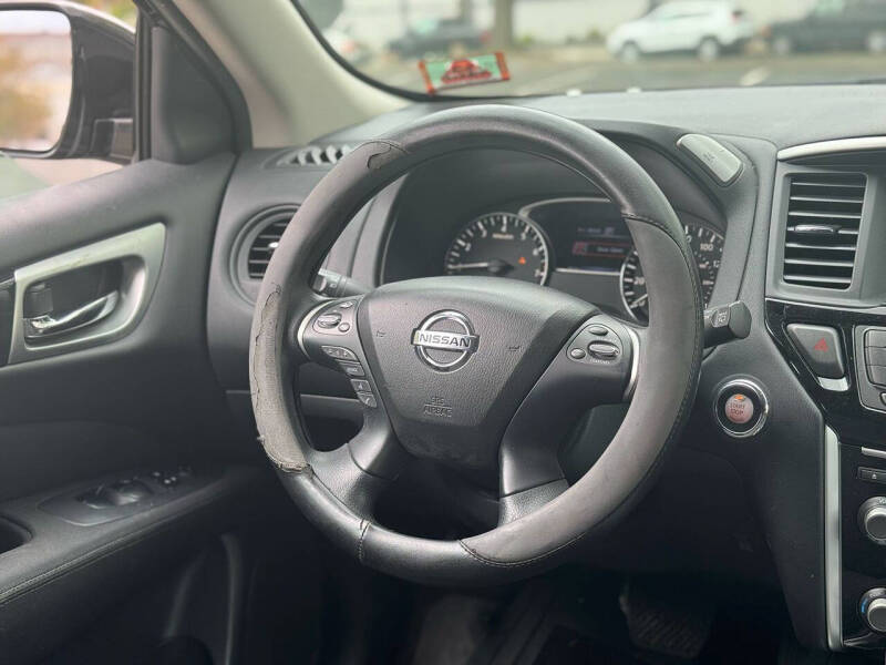 2017 Nissan Pathfinder S