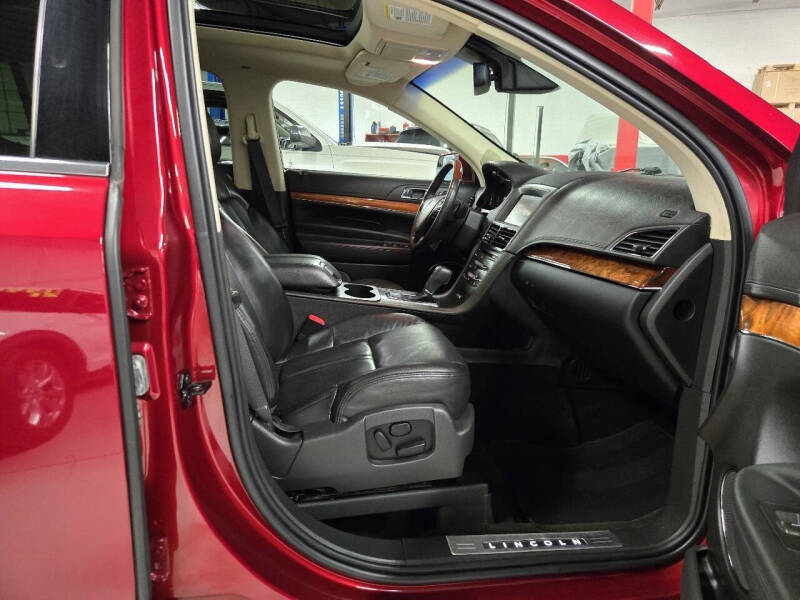 2014 Lincoln MKT