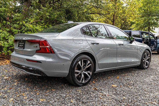 2024 Volvo S60 B5 Plus Dark Theme