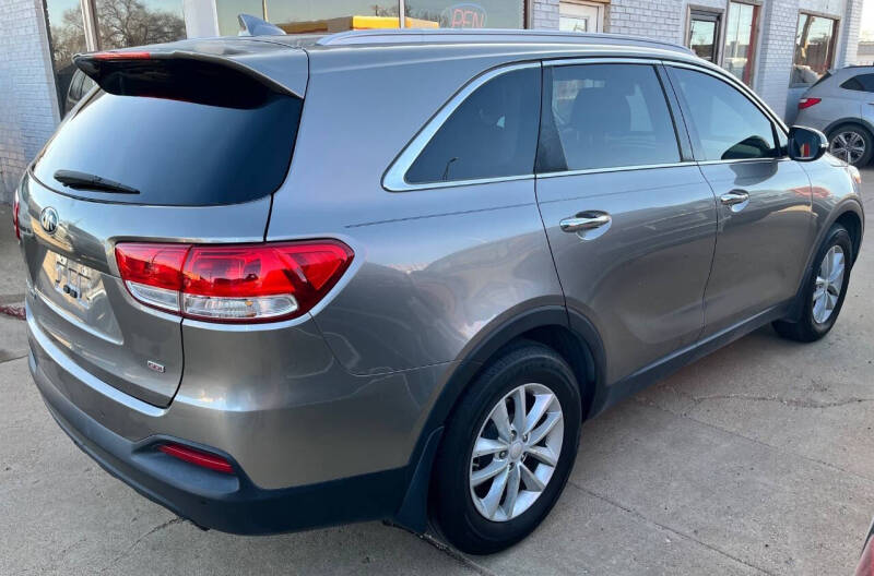 2018 Kia Sorento LX