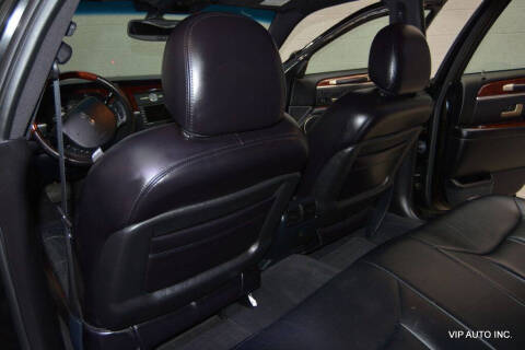 2005 Lincoln Town Car Signature Limited