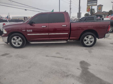 2017 RAM 1500 SLT