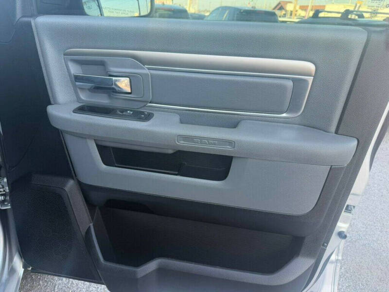 2016 RAM 1500 SLT