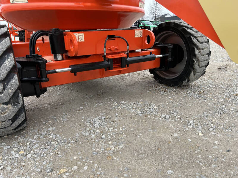 2014 JLG 60' Manlift