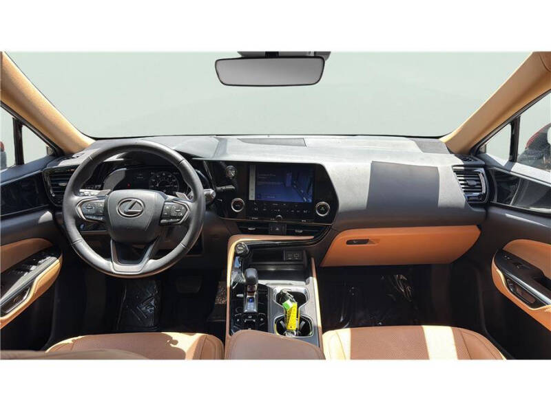 2025 Lexus NX 250