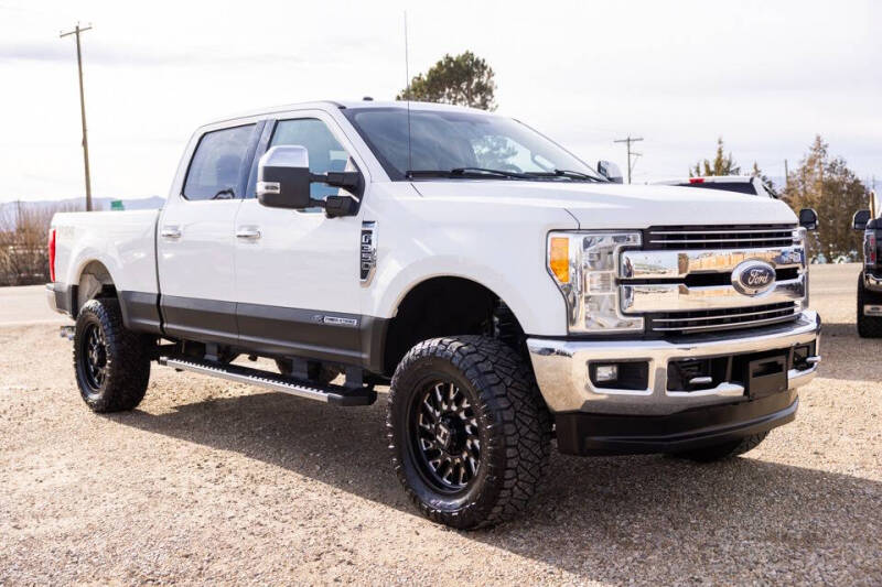 2017 Ford F-350 Super Duty Lariat