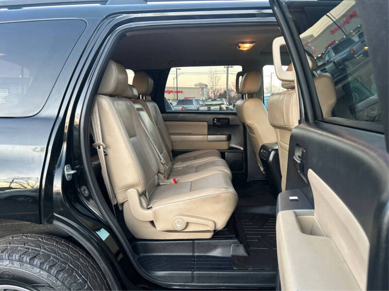 2013 Toyota Sequoia SR5