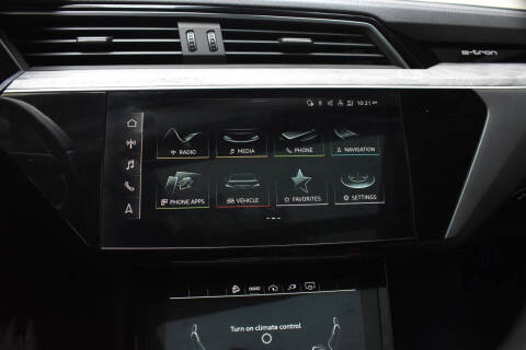 2021 Audi e-tron quattro Premium