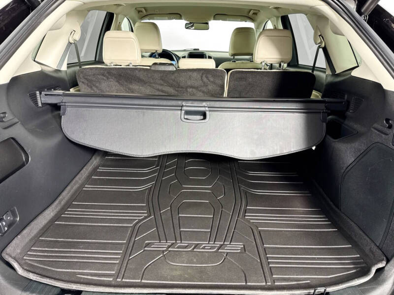 2023 Ford Edge Titanium