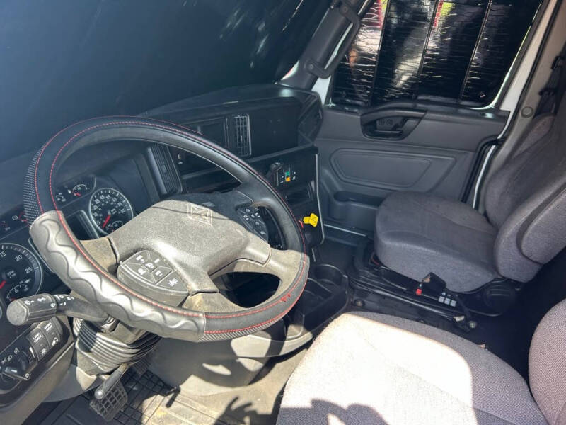 2019 International LT625