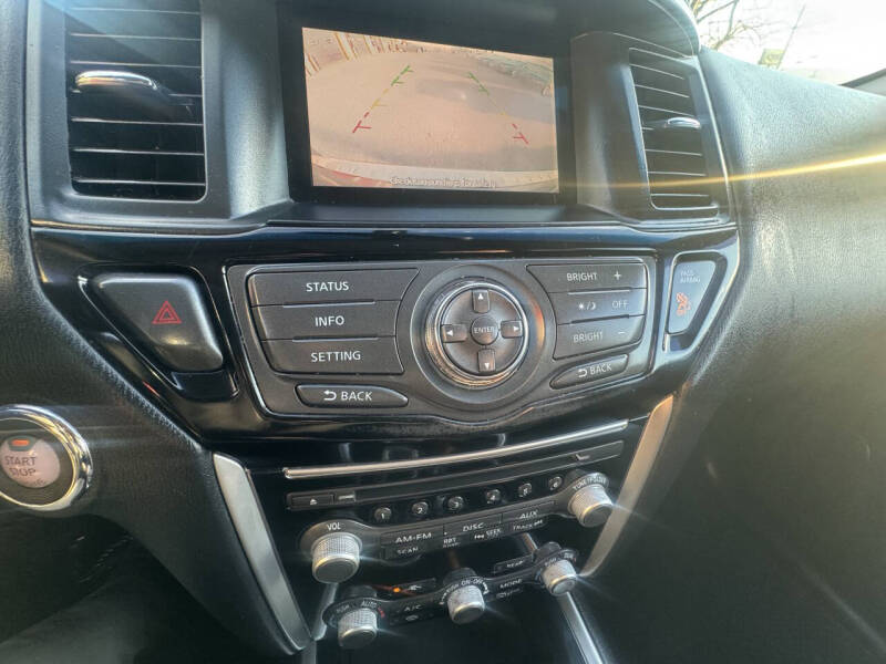 2015 Nissan Pathfinder SV