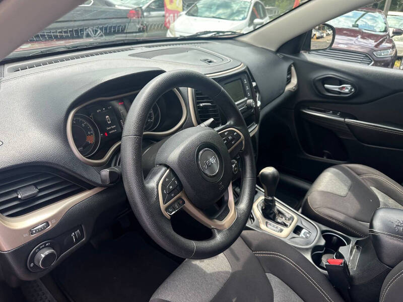 2015 Jeep Cherokee Sport